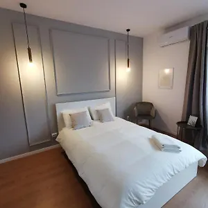 On The River Ultra Apartment Bucharest